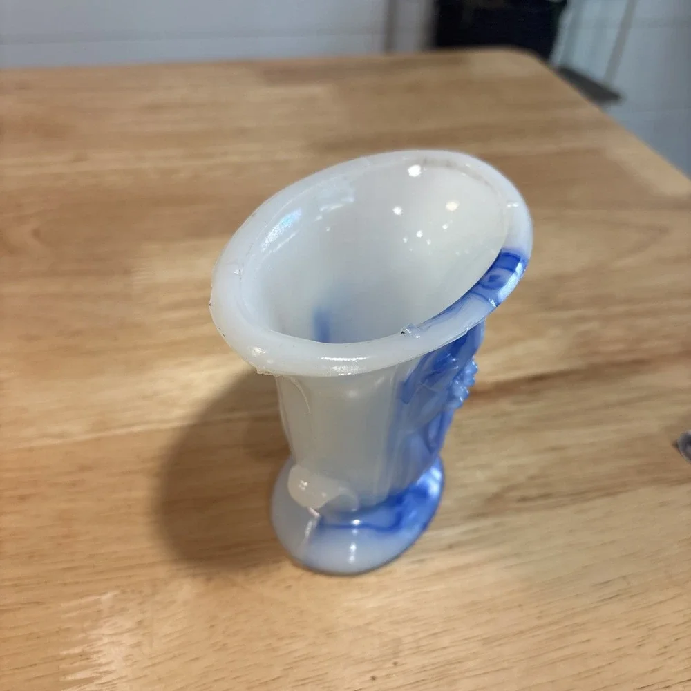 Vintage Akro Agate Slag Glass Lilly Vase 4 1/2